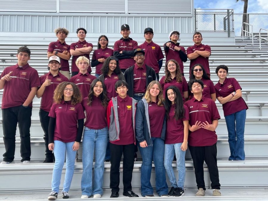2022-2023+ALC+class+wearing+their+new+polo+shirts+Dec.+21%2C+2022.