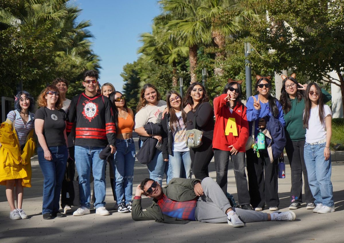Human anatomy and AVID teacher Sharon Pedersen’s senior AVID class visited California State University, Fullerton after visiting the Aquarium of the Pacific in their Halloween costumes on Oct. 31. Photo by Ethan De La Cruz. 