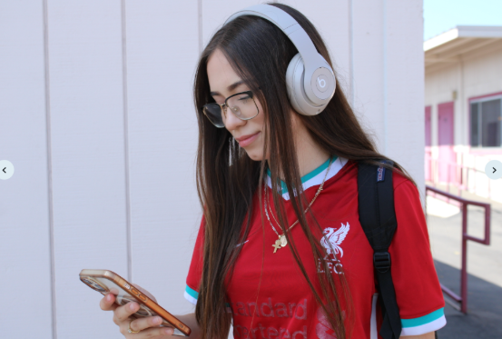 Junior Dulce Raygoza believes that modern Hispanic artists are opening new doors and expanding their audience outside of the Latin market. She believes they are making Hispanic culture more known throughout the world despite a potential language barrier. “I think we have some really good music that helps connect people from all over the world,” Raygoza said.

